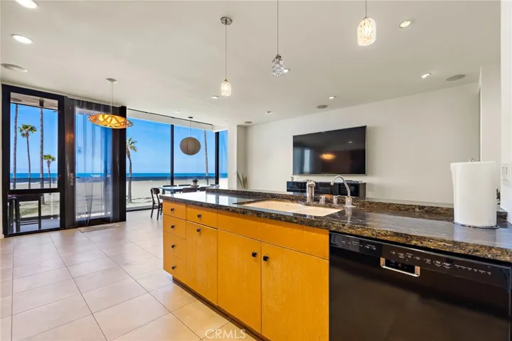 3009 Ocean Front Walk, Venice, California 90291