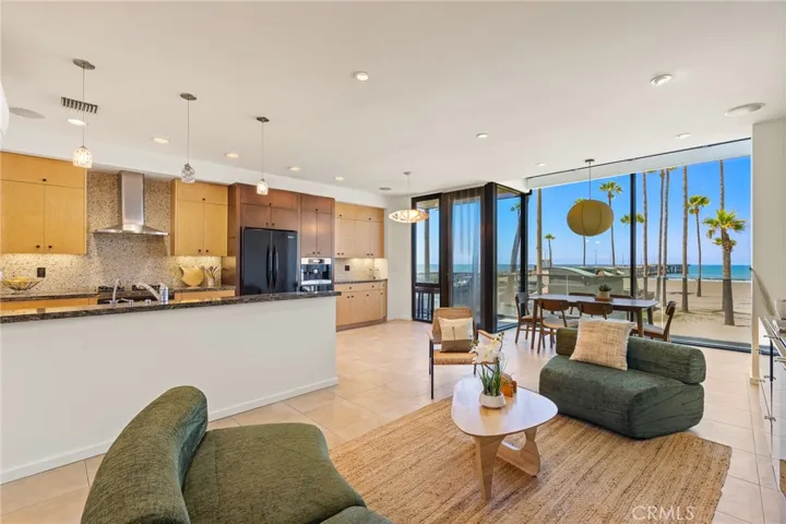 3009 Ocean Front Walk, Venice, California 90291