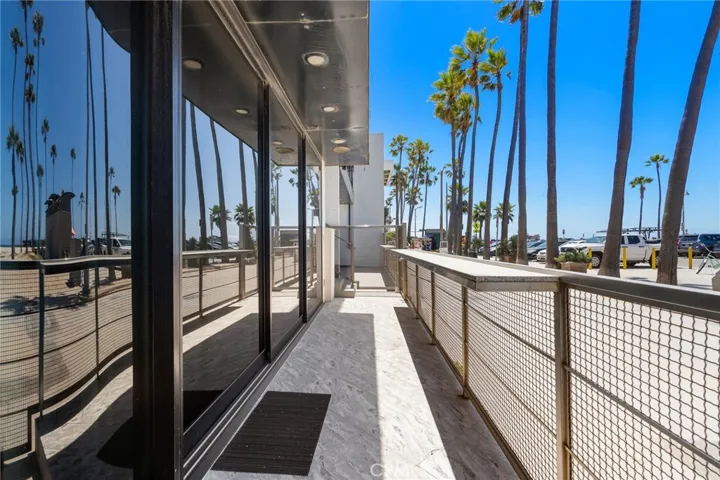 3009 Ocean Front Walk, Venice, California 90291