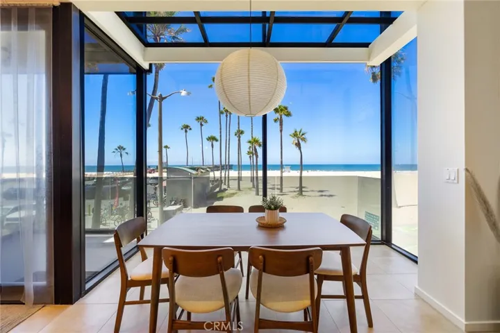 3009 Ocean Front Walk, Venice, California 90291