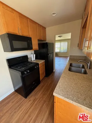 12036 Magnolia Boulevard, Valley Village, California 91607 — photo 5