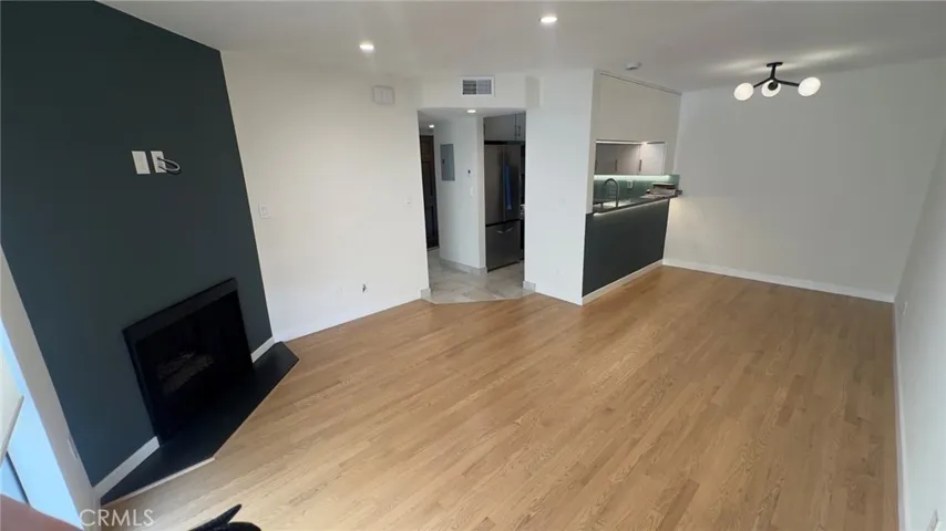 1211 N Columbus N, Glendale, California 91202