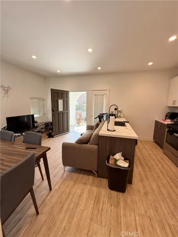 1213 W 24th, Los Angeles, California 90007