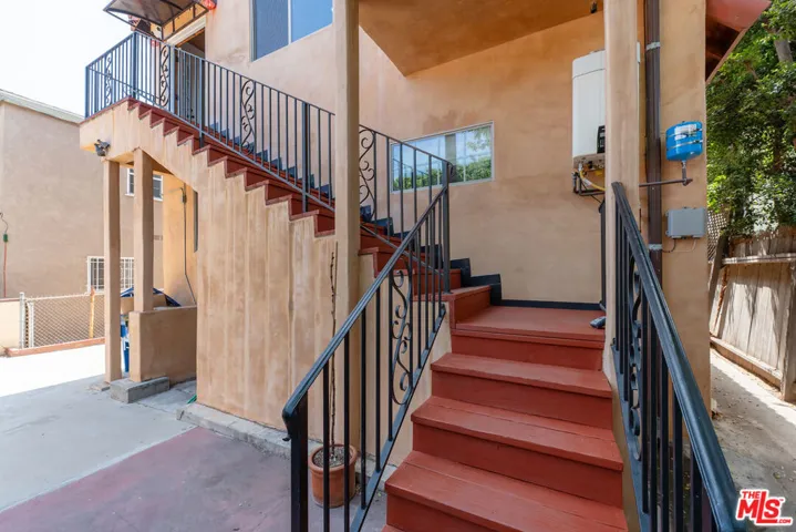 1652 Talmadge Street, Los Angeles, California 90027