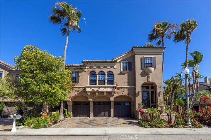 5612 Ocean Vista Drive, Huntington Beach, California 92648