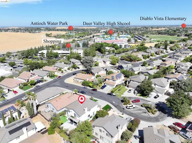 Residential neighborhood featuring a cul-de-sac and varied architectural styles