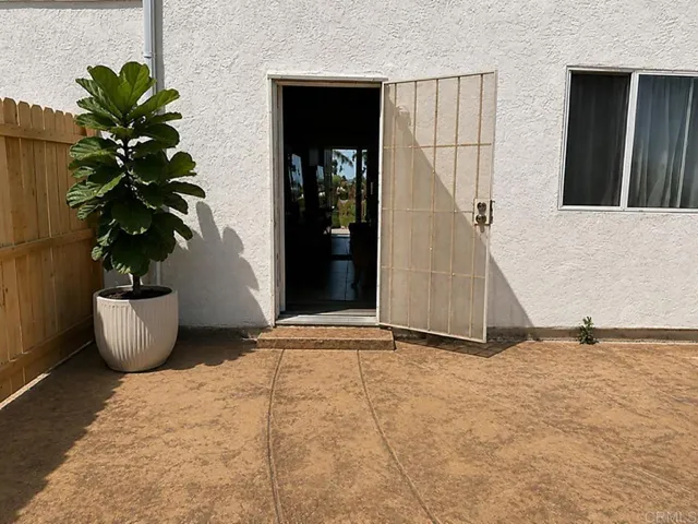 1733 Stormy Lane, Vista, California 92084