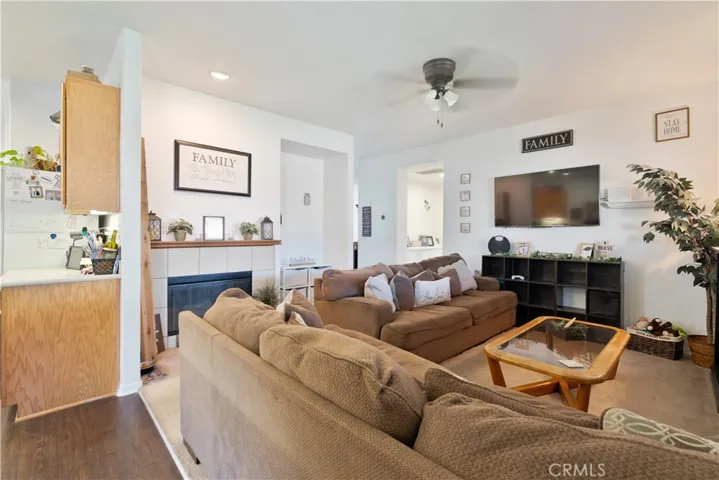 44328 Apache Plume, Lancaster, California 93536