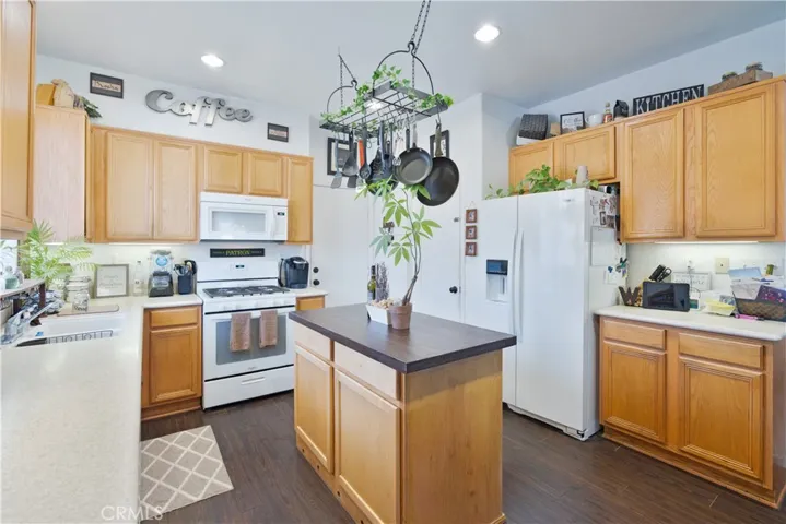 44328 Apache Plume, Lancaster, California 93536