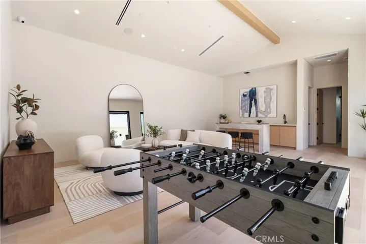 15721 Addison, Encino, California 91436