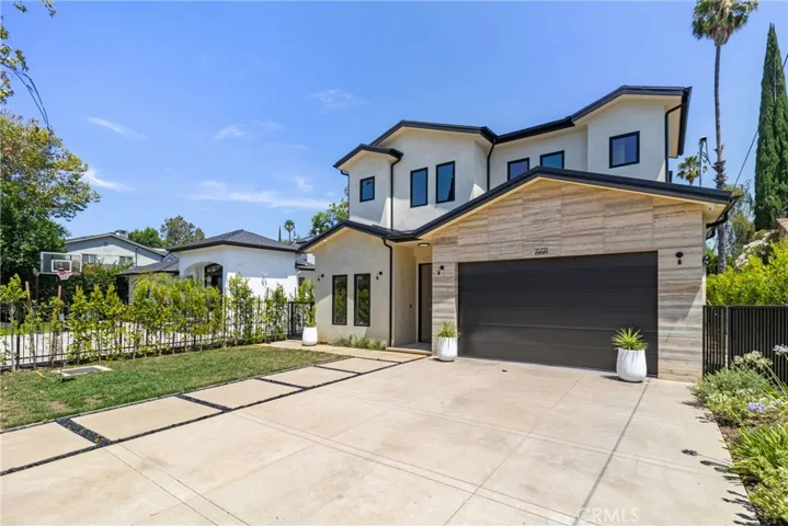15721 Addison, Encino, California 91436