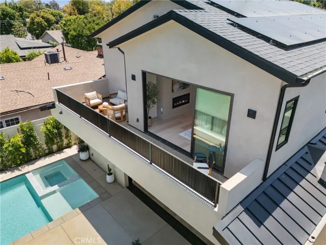 15721 Addison, Encino, California 91436