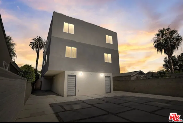 2635 S Hauser Boulevard Room 1, Los Angeles, California 90016
