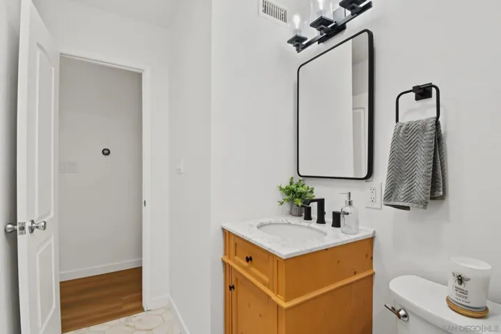 7118 Conestoga, San Diego, California 92120