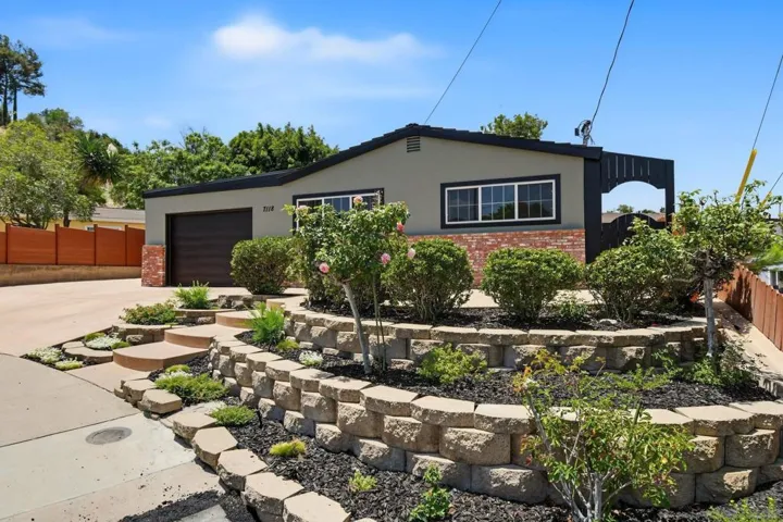 7118 Conestoga, San Diego, California 92120