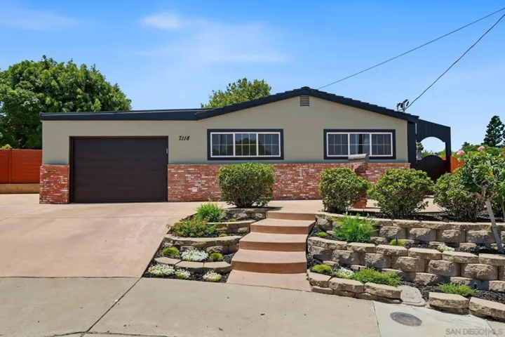 7118 Conestoga, San Diego, California 92120