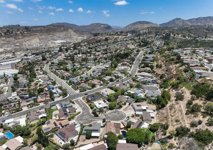 7118 Conestoga, San Diego, California 92120