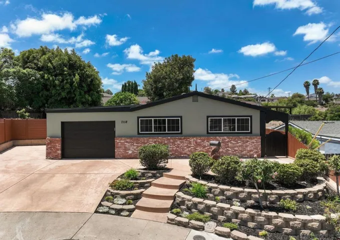 7118 Conestoga, San Diego, California 92120