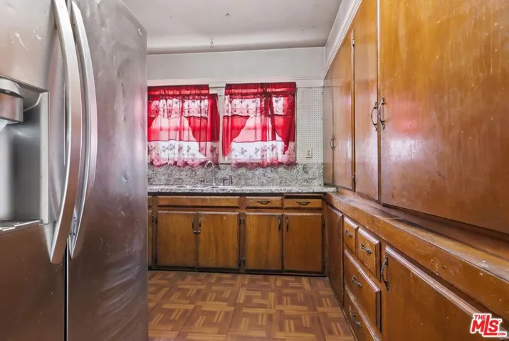 220 E 64th Street, Los Angeles, California 90003