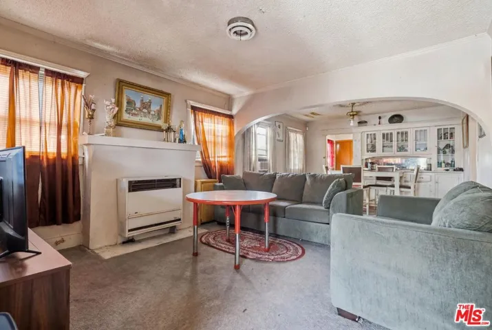 220 E 64th Street, Los Angeles, California 90003