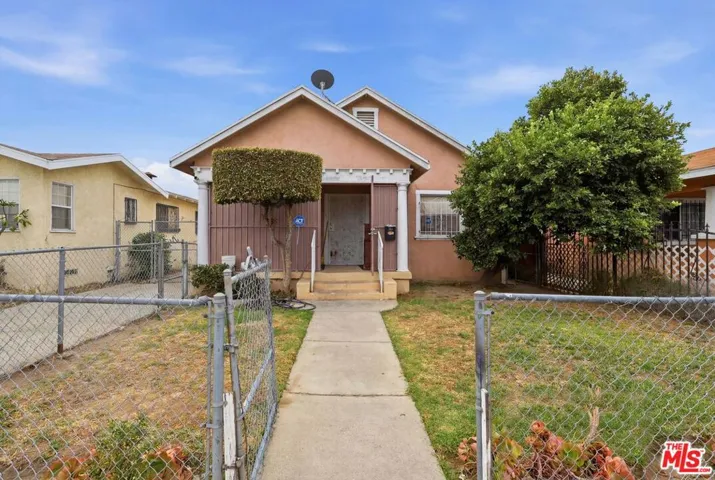 220 E 64th Street, Los Angeles, California 90003