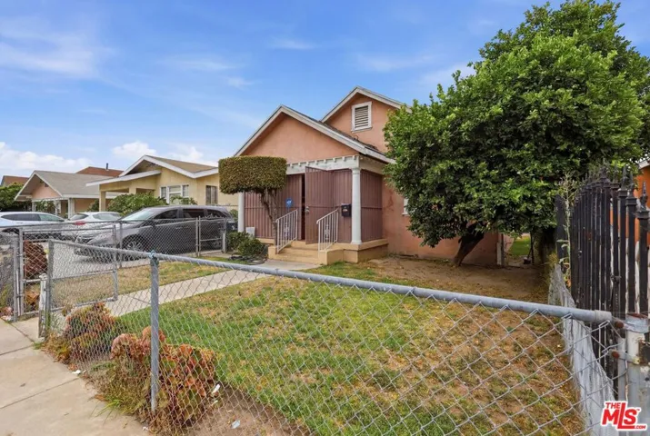 220 E 64th Street, Los Angeles, California 90003