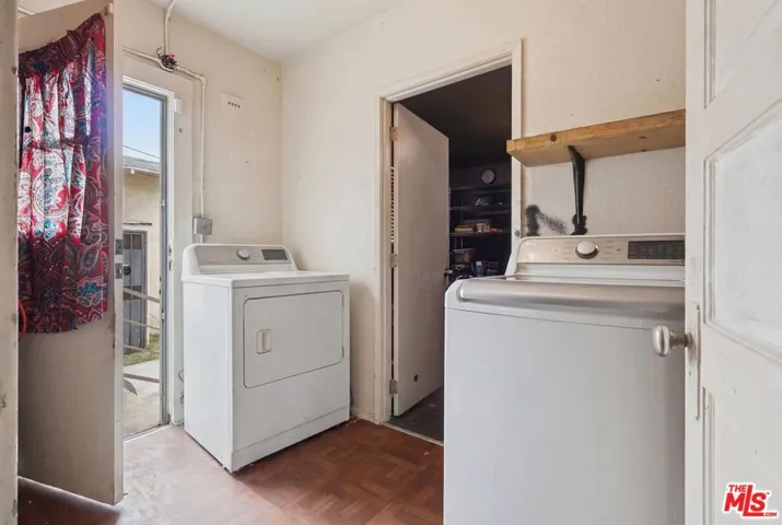 220 E 64th Street, Los Angeles, California 90003