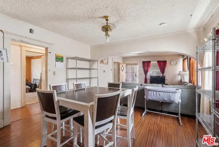 220 E 64th Street, Los Angeles, California 90003