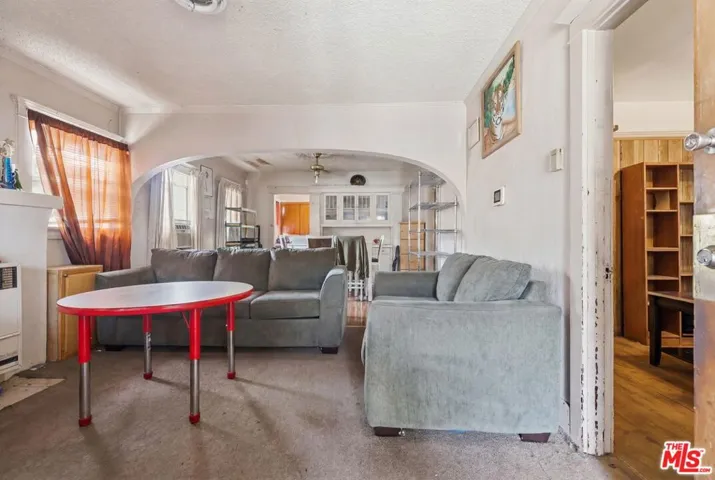 220 E 64th Street, Los Angeles, California 90003