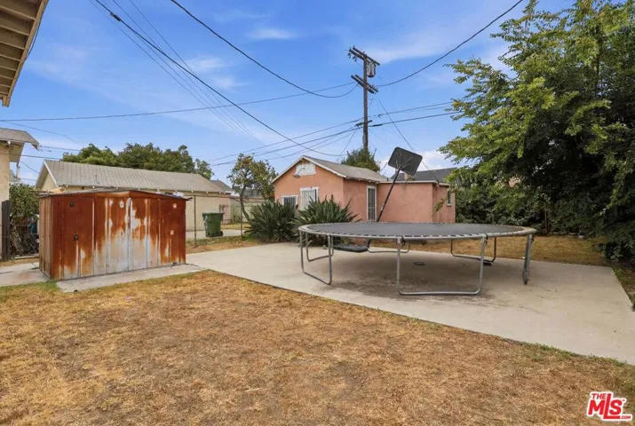 220 E 64th Street, Los Angeles, California 90003