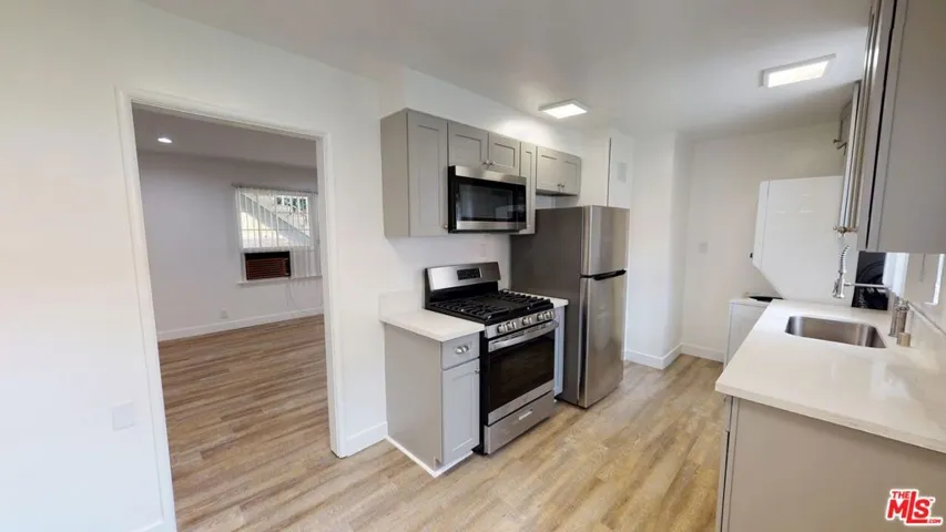 11591 Riverside Drive, North Hollywood, California 91602