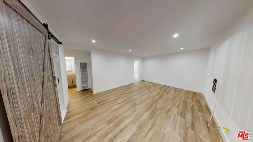 11591 Riverside Drive, North Hollywood, California 91602