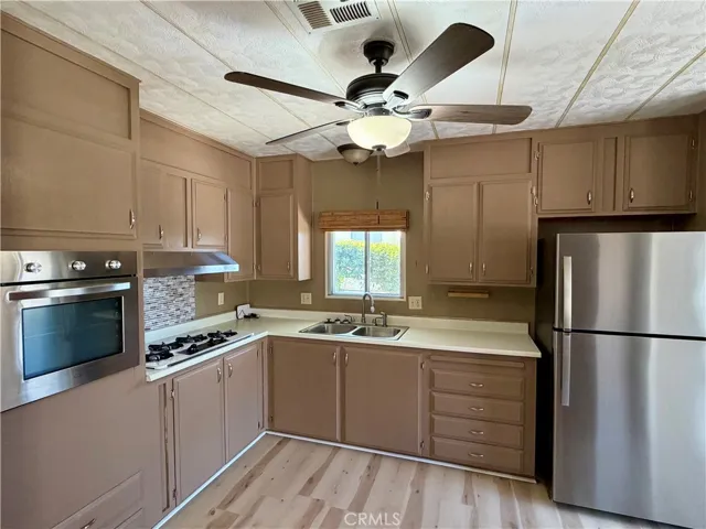 10465 Frontier, Cherry Valley, California 92223