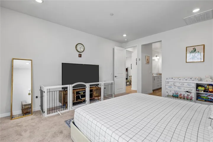 PRIMARY BR (UPSTAIRS)