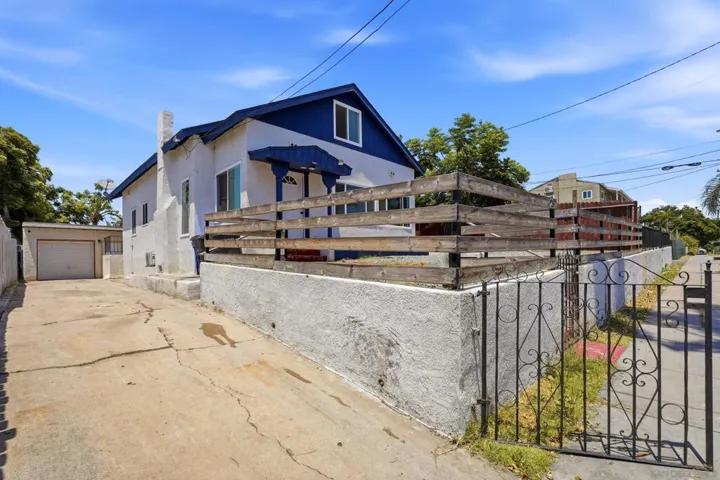 23 E 1st St, National City, California 91950