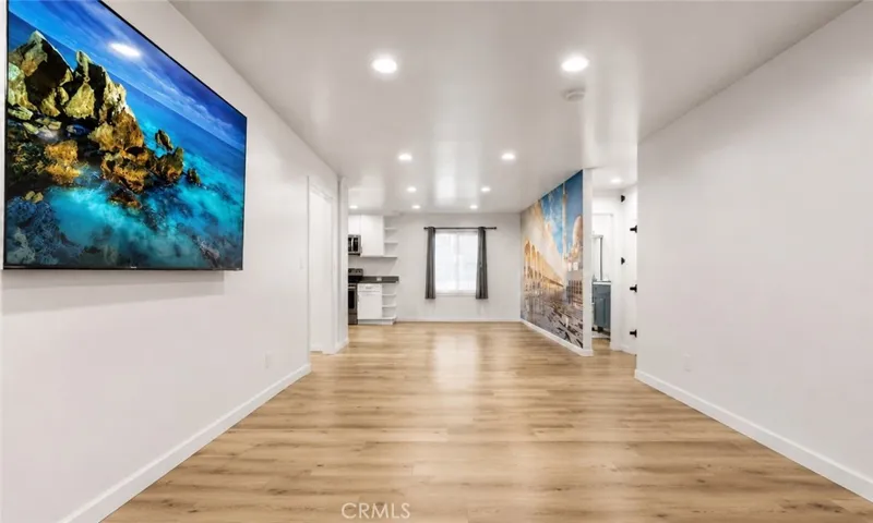 327 E Lanzit, Los Angeles, California 90061