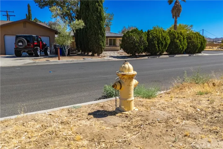 6770 Lindbergh Lane, Yucca Valley, California 92284