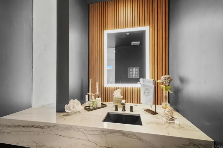 Off Foyer