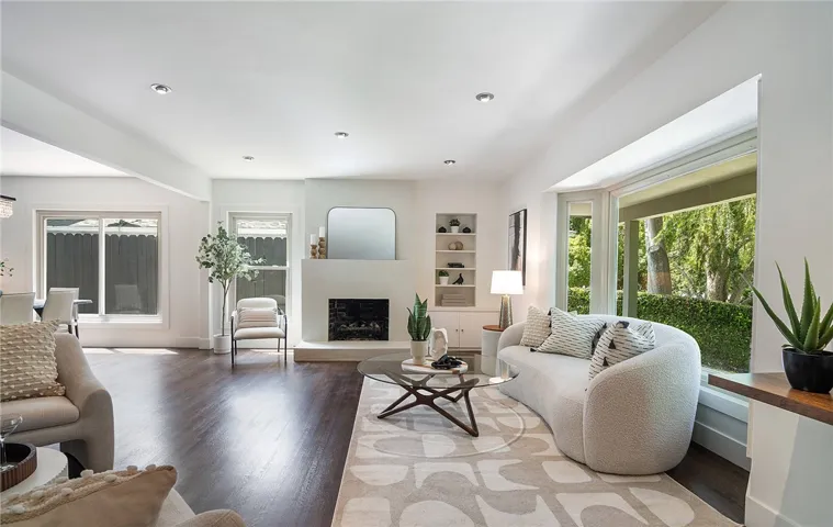 442 S Lamer Street, Burbank, California 91506