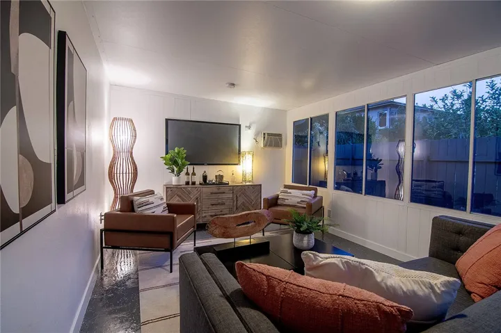 442 S Lamer Street, Burbank, California 91506
