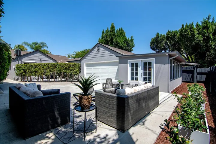 442 S Lamer Street, Burbank, California 91506