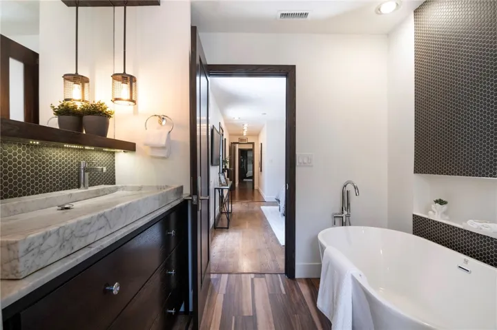 442 S Lamer Street, Burbank, California 91506