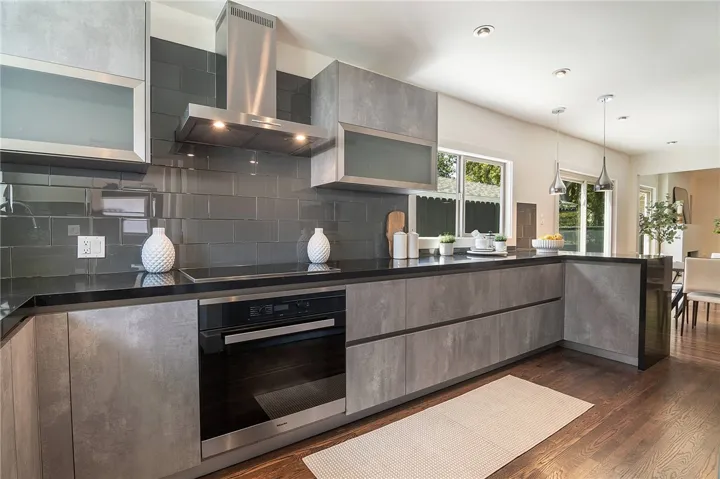442 S Lamer Street, Burbank, California 91506