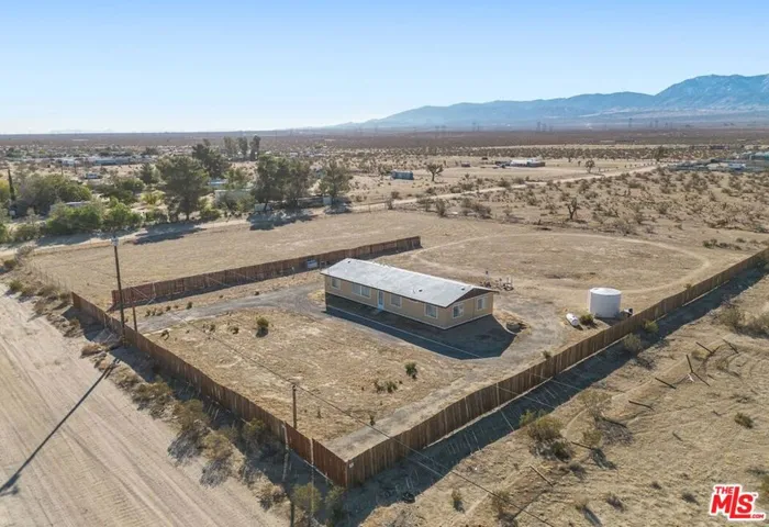 16670 E Avenue T4, Llano, California 93544