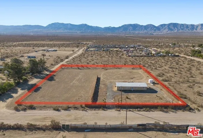 16670 E Avenue T4, Llano, California 93544