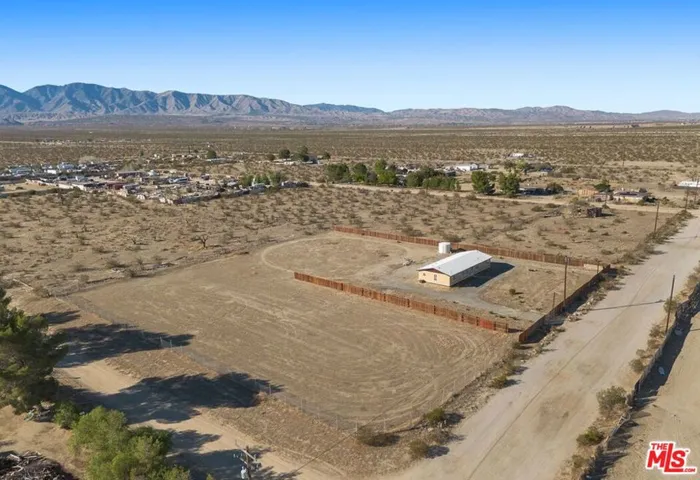 16670 E Avenue T4, Llano, California 93544