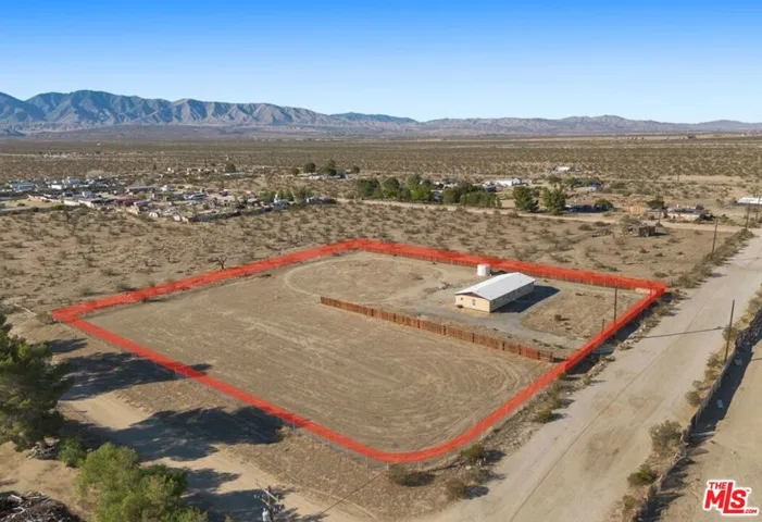 16670 E Avenue T4, Llano, California 93544