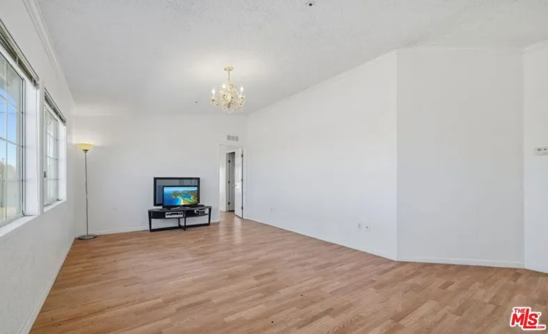 16670 E Avenue T4, Llano, California 93544