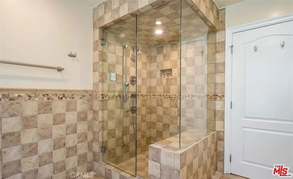 Room 1 & 2 Bath Room 1 & 2 Bath