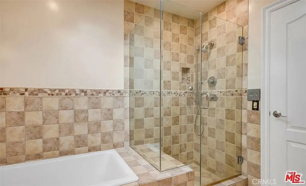 Room 1 & 2 Bath
Room 1 & 2 Bath